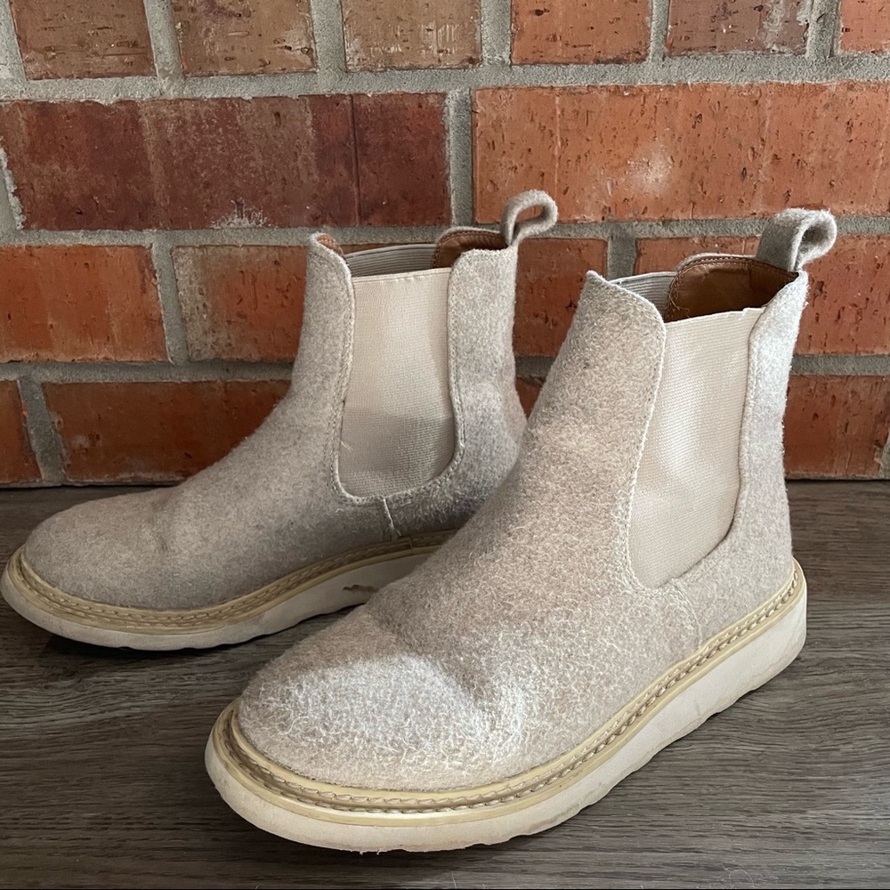 Pull on Cream Booties